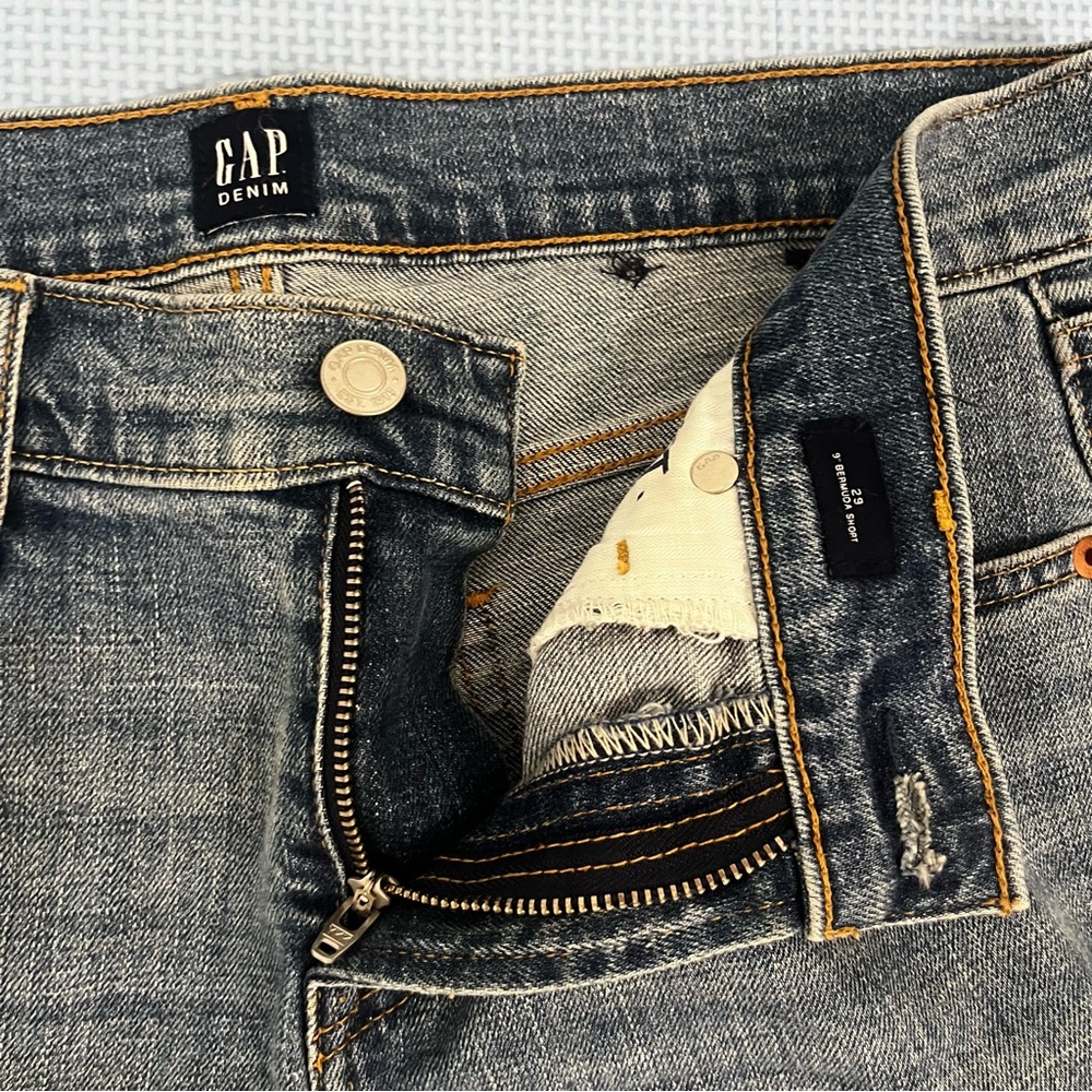GAP - Women’s Denim Shorts - Picture 2 of 5